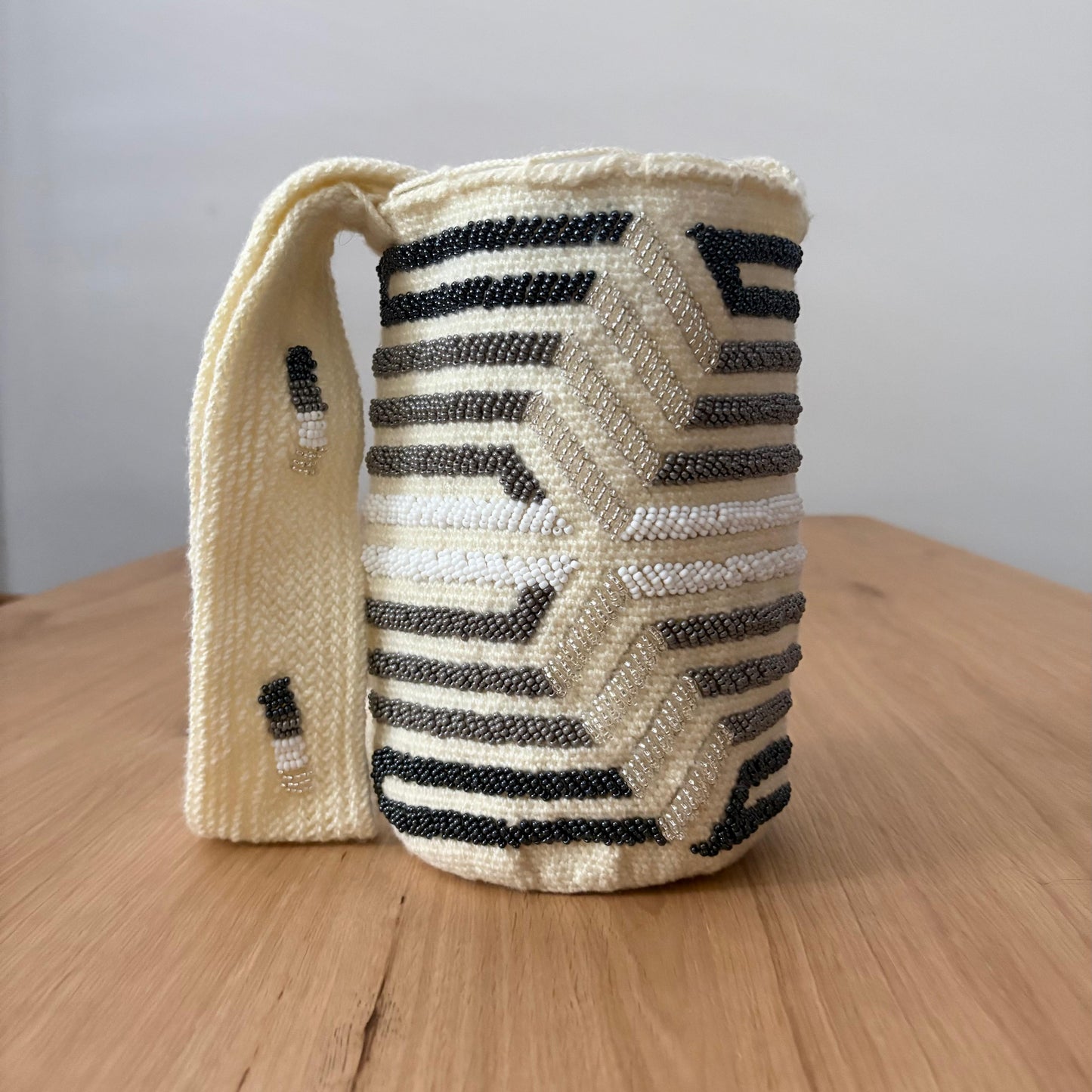 Mochila Hilo & Mostacilla Blanca
